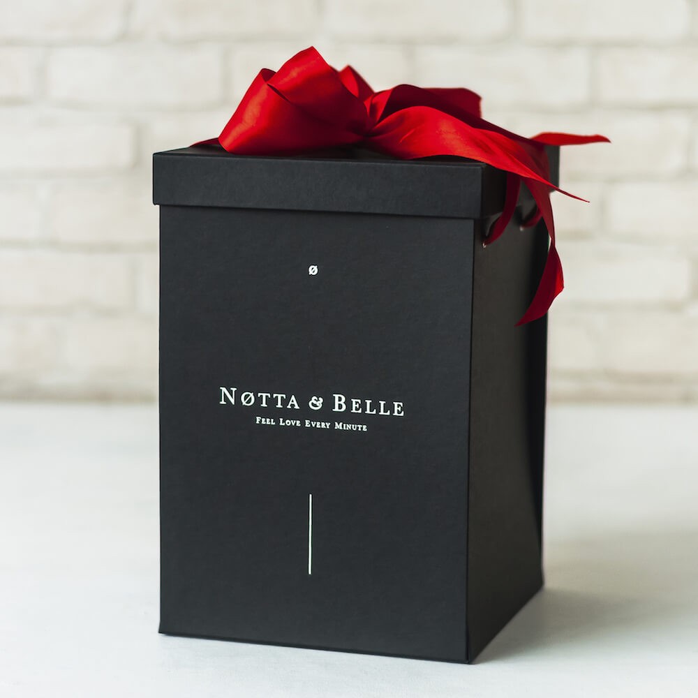 La nera scatola da regalo 