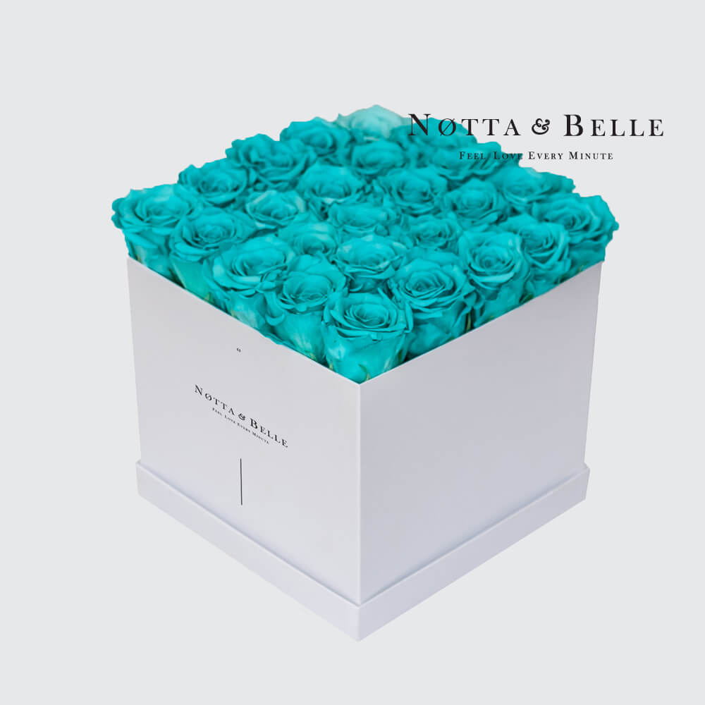 Ramo turquesa «Romantic» en una caja blanca - 25 piezas