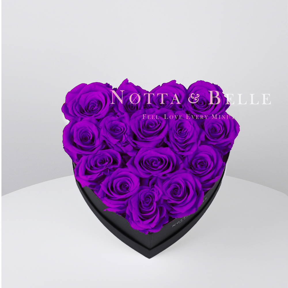 Ramo de color violeta «Love» en una caja negra - 15 piezas