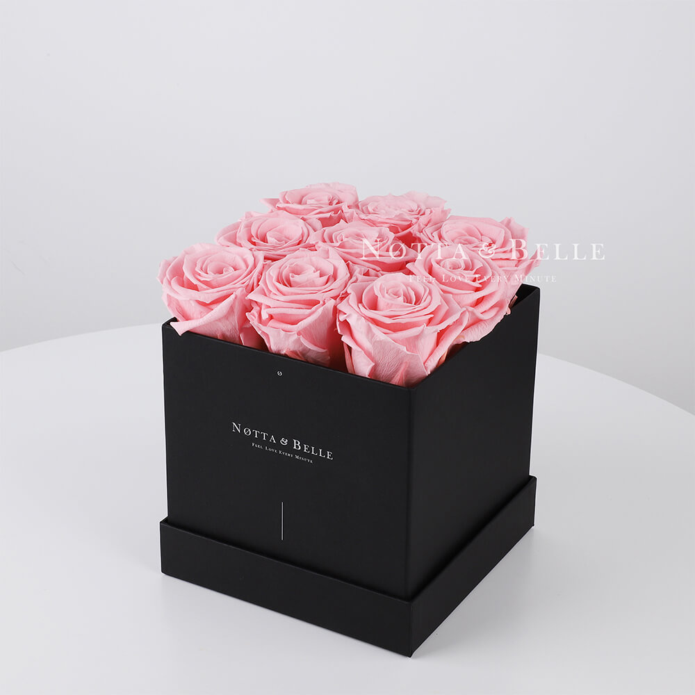 Mazzo colore rosa «Romantic» in una scatola nera - 9 pz.