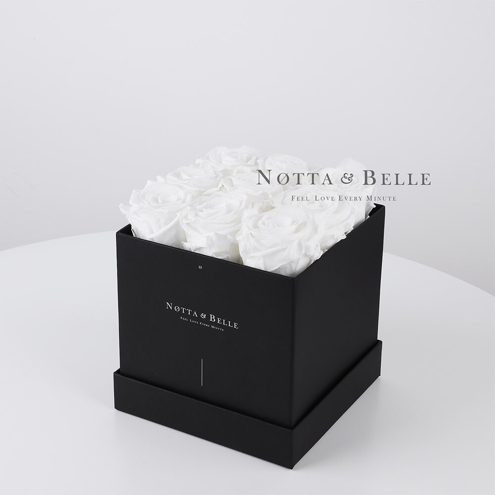 Mazzo colore bianca «Romantic» in una scatola nera - 9 pz.