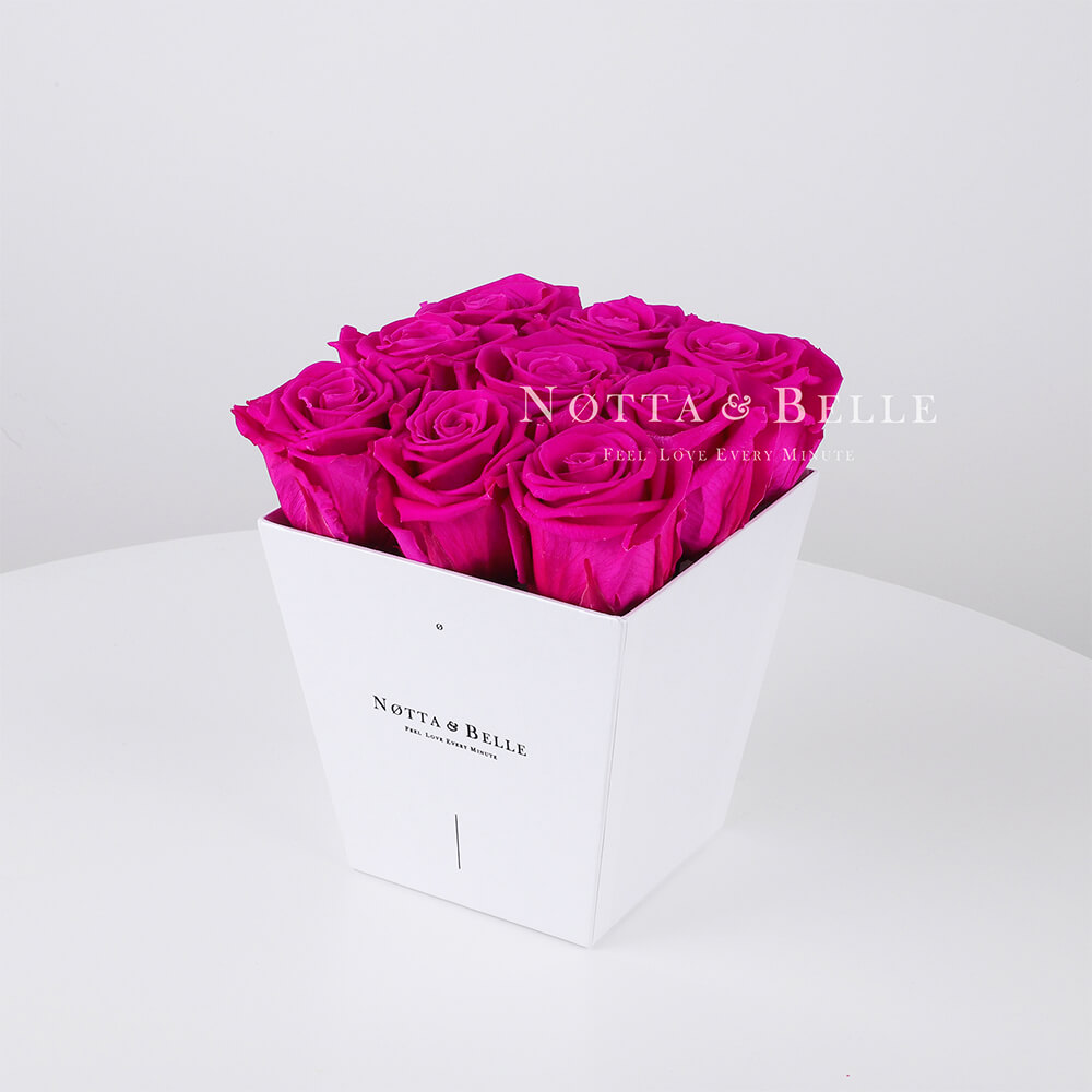 Ramo de color rosa brillante «Forever» en una caja blanca - 9 piezas